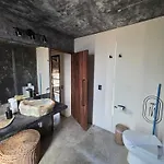 Hostal Meteora & Coffeehouse Tulum
