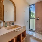 El Canto, Luxury 7 Bed Jungle Rooftop View Villa *