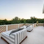 El Canto, Luxury 7 Bed Jungle Rooftop View Villa *