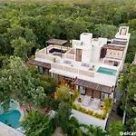 El Canto, Luxury 7 Bed Jungle Rooftop View *
