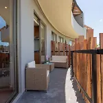 1 Bedroom With Park View In Condominium With Gym Sauna And Steam Room