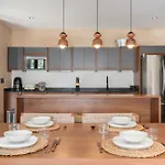 Exclusive 2br Lock-off Huge Terrace & Private Pool Humana