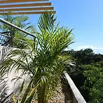 3-Br Villa With Private Pool, Terrace And Bbq