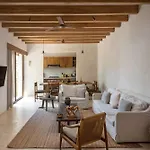 Boho Organic 3br Villa, Gated Community, Rooftop *