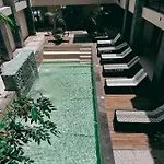 Luxury Penthouse With Jungle Views *