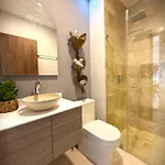 Side Jungle Retreat Jacuzzi Wifi