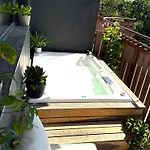 Apartamento Side Jungle Retreat Jacuzzi Wifi *