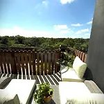 Side Jungle Retreat Jacuzzi Wifi *