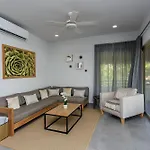 Penthouse Private Rooftop Terrace With Jacuzzi Apartment