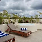 Apartment Penthouse Private Rooftop Terrace With Jacuzzi *