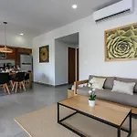 Penthouse Private Rooftop Terrace With Jacuzzi Tulum