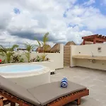 Penthouse Private Rooftop Terrace With Jacuzzi Apartment