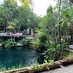 Hippie Artisan Jungle Flat Pool