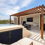 Villa Luxury Villa With 2 Private Pools & Rooftop Tulum