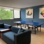 Luxury 2bd Rooftop Pool Jacuzzi Gym Sauna Y *