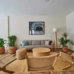 Luxury 2bd Rooftop Pool Jacuzzi Gym Sauna Y Apartamento