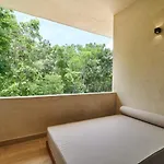 Luxury 2bd Rooftop Pool Jacuzzi Gym Sauna Y *