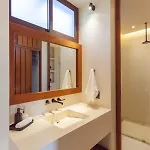 Nature Retreat With Tub And Terrace