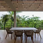 Penthouse With Private Pool, Rooftop, And Stunning Views Apartamento *