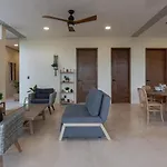 Penthouse With Private Pool, Rooftop, And Stunning Views Apartamento *