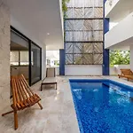Luxury Private Pool And Movie Theater Retreat