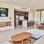 Lux Apartment Free Beach Shuttle,Gym,Private Pool