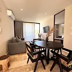 Peregrina 302b 1-bedroom Luxury Apartment *