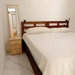 Lovely Space Close To Airport