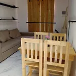 Apartamento Lovely Space Close To Airport