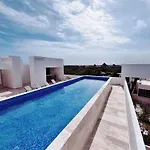 2bd With Private Balcony & Jacuzzi Aldea Zama View Apartment