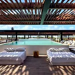 Vibe - Stylish 2br Ph With Private Pool *