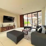 Vibe - Stylish 2br Ph With Private Pool Сasa de vacaciones *