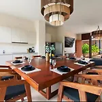 Vibe - Stylish 2br Ph With Private Pool *