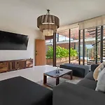 Vibe - Stylish 2br Ph With Private Pool