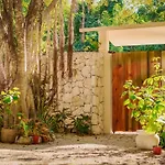 Casita Deva Stylish Mex Casita, Epic Rooftop Pool Villa Tulum