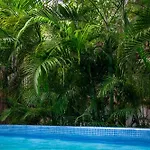 Hostal Maui *