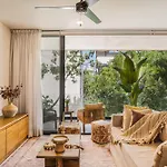 2 Bedroom Bliss Stunning Rooftop Gym Osmosis Desk Apartment *