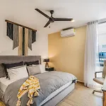 2 Bedroom Bliss Stunning Rooftop Gym Osmosis Desk Apartment