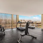 2 Bedroom Bliss Stunning Rooftop Gym Osmosis Desk *