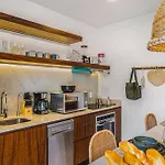 2 Bedroom Bliss Stunning Rooftop Gym Osmosis Desk Apartment *