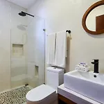 Casa Baay - Private 17 Bedroom House, 34 Pax, Rooftop And Pool + Concierge Holiday home *