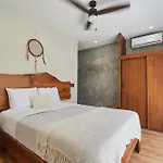 Casa Baay - Private 17 Bedroom House, 34 Pax, Rooftop And Pool + Concierge Tulum