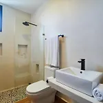 Casa Baay - Private 17 Bedroom House, 34 Pax, Rooftop And Pool + Concierge *