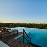 Casa Baay - Private 17 Bedroom House, 34 Pax, Rooftop And Pool + Concierge Holiday home *