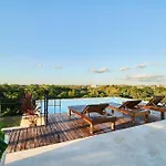 Casa Baay - Private 17 Bedroom House, 34 Pax, Rooftop And Pool + Concierge *
