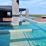 1-bd With Ocean View Rooftop Pool *