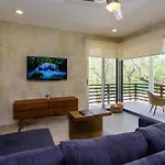 Charming Nature-inspired With Sultry Surroundings By Stella Apartment *