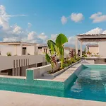 Work And Relax Apto With Cowork Space And Rooftop