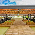 Amplio Y Maravilloso Con Piscina Privada En By Yeah