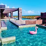 1-bd With Ocean View Rooftop Pool